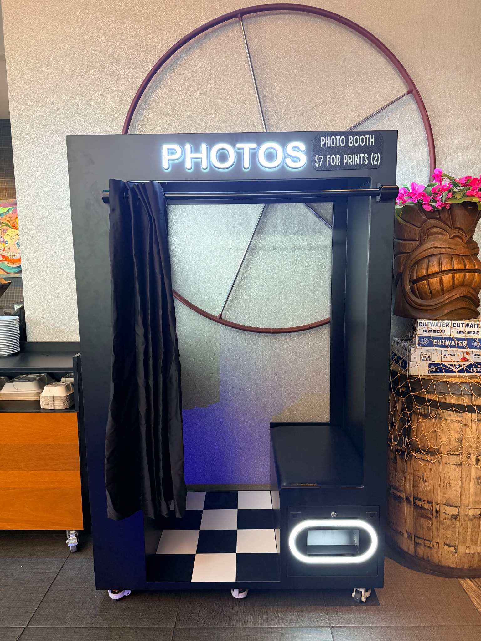 KPTZ enclosed classic photo booth experience